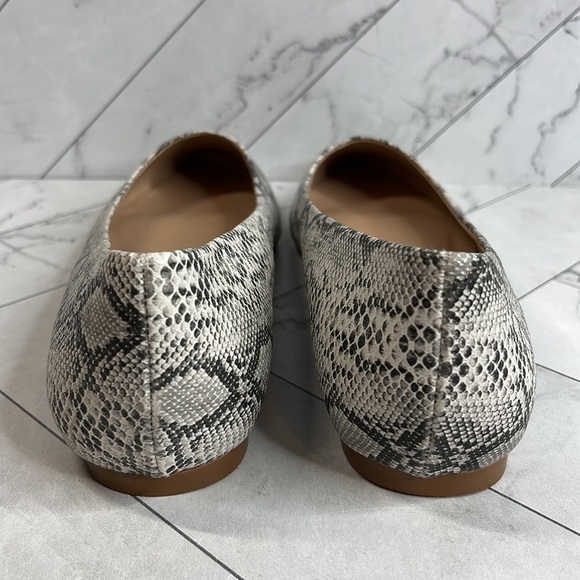 NWT Journee Collection Womens Snake Print Faux Leather SlipOn Flat Moana Shoe 9M - Picture 5 of 8